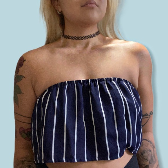 URBAN OUTFITTERS | SUMMER BLUE STRIPE TUBE CROP TOP - Picture 1 of 3